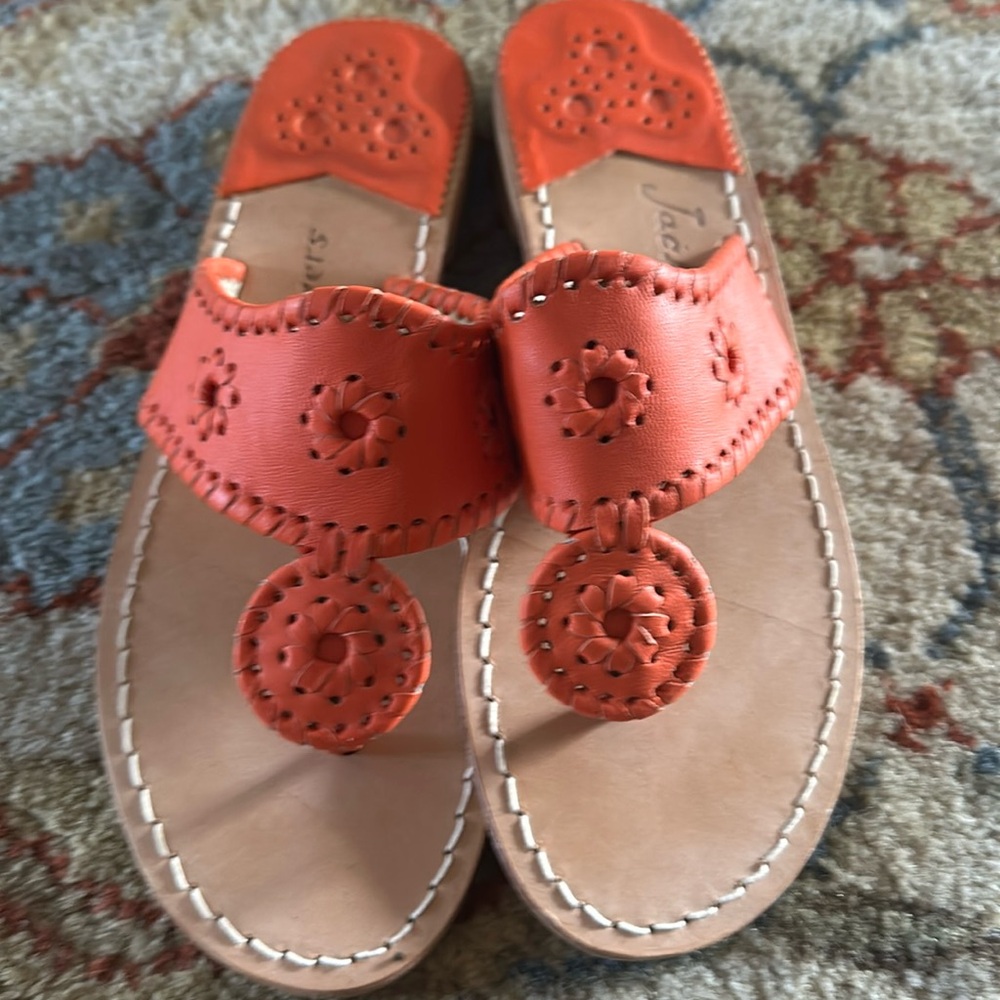 Jack rogers 
Coral 
Never worn 
Size 8